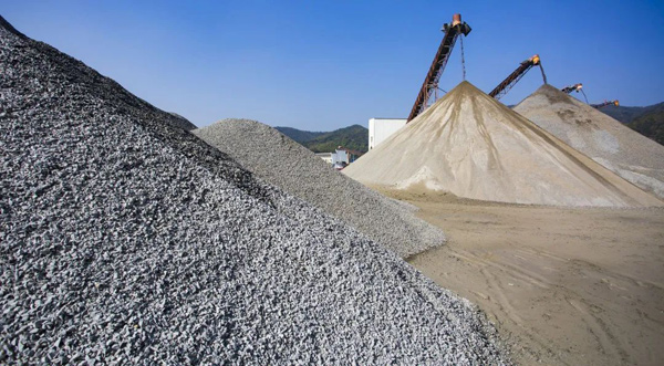 投資一家制砂廠能賺錢嗎？什么樣的制砂機(jī)生產(chǎn)效率高？