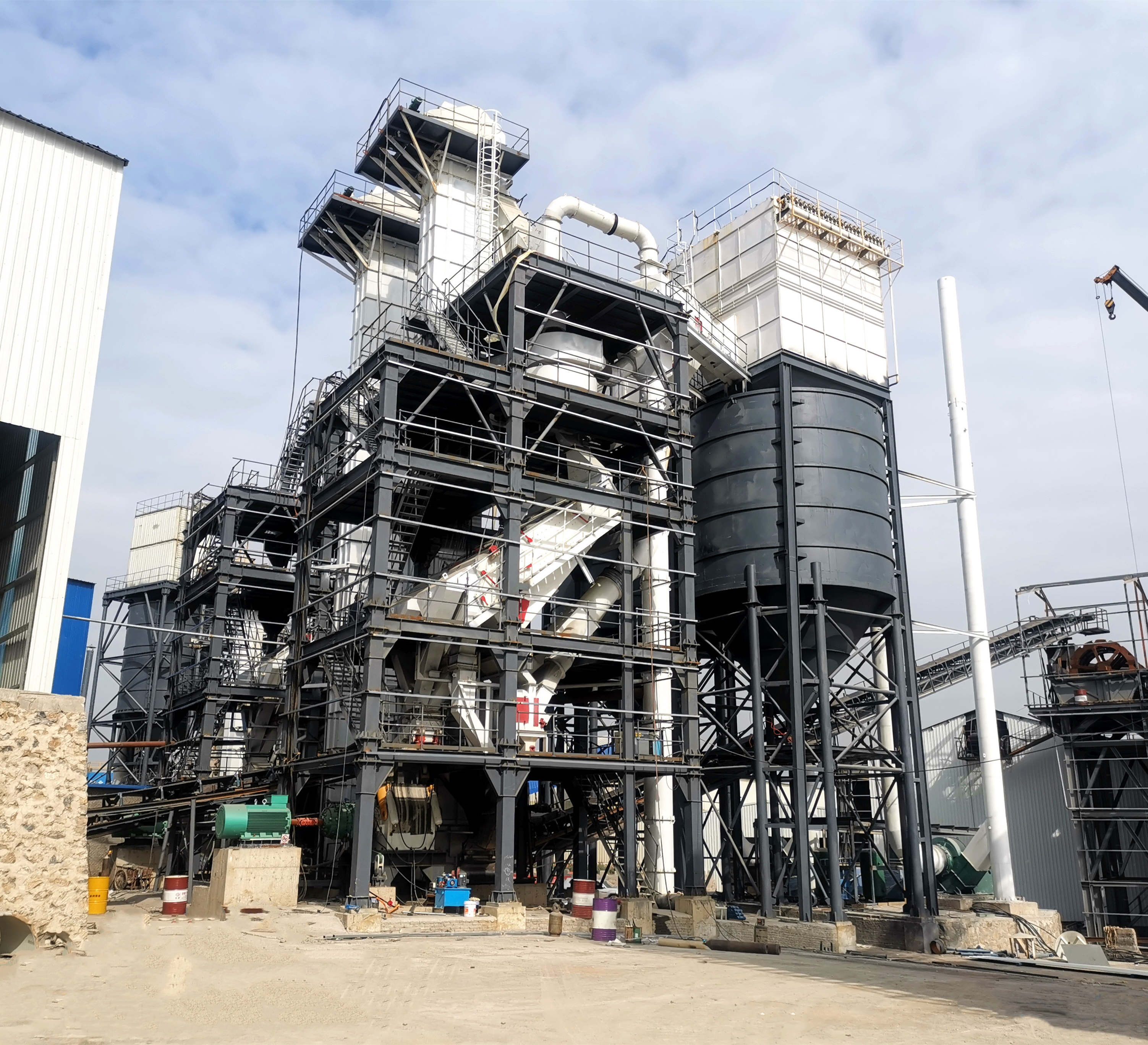 唐山金路干法制砂樓，助力高品質(zhì)機制砂生產(chǎn)